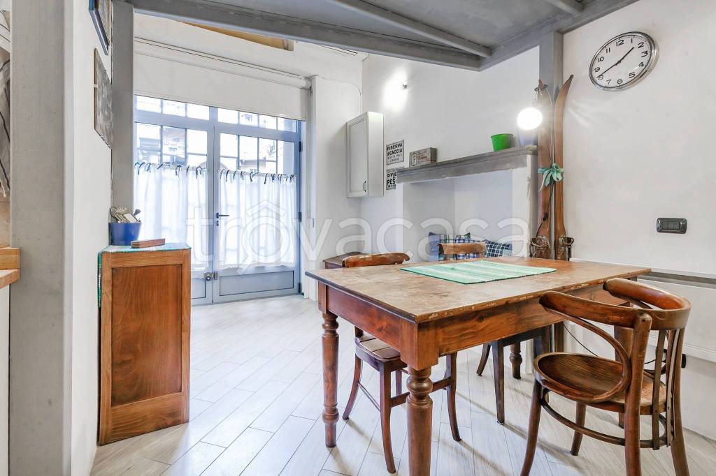 appartamento in vendita a Milano in zona Solari