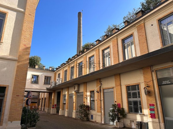 appartamento in vendita a Milano in zona Solari