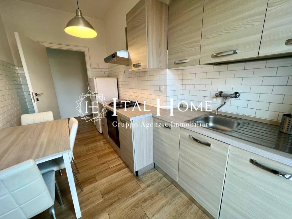 appartamento in vendita a Milano in zona Adriano