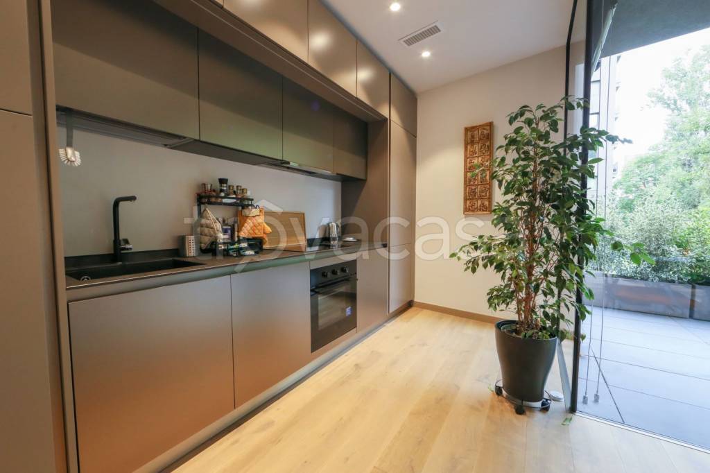 appartamento in vendita a Milano in zona Adriano