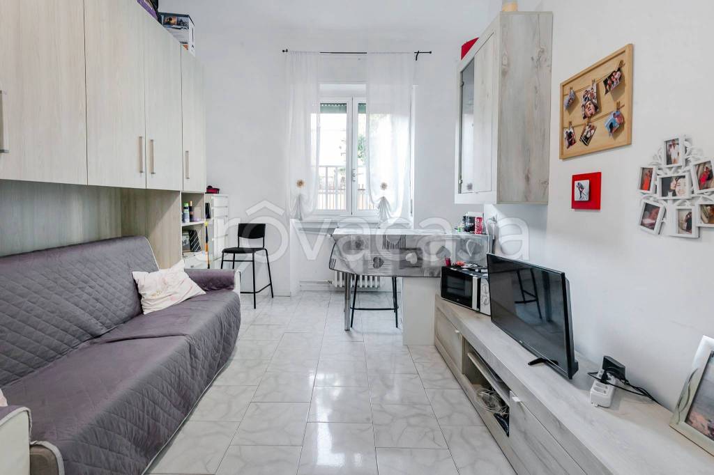 appartamento in vendita a Milano in zona Bocconi