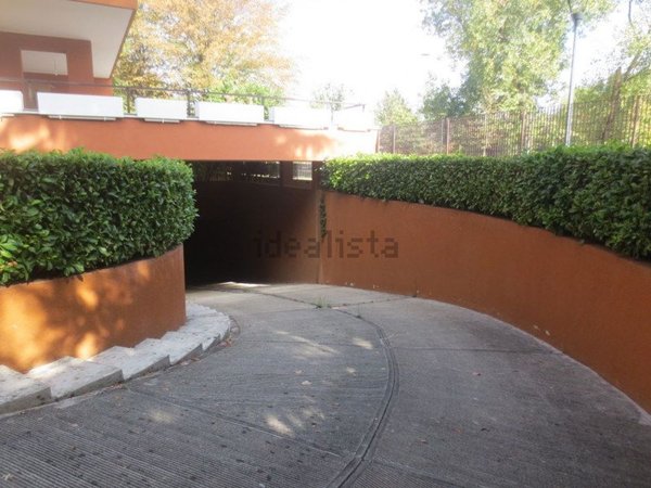 locale di sgombero in vendita a Milano in zona Gratosoglio