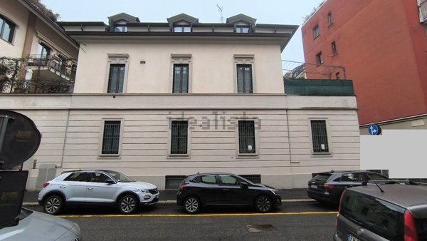 ufficio in vendita a Milano in zona Isola