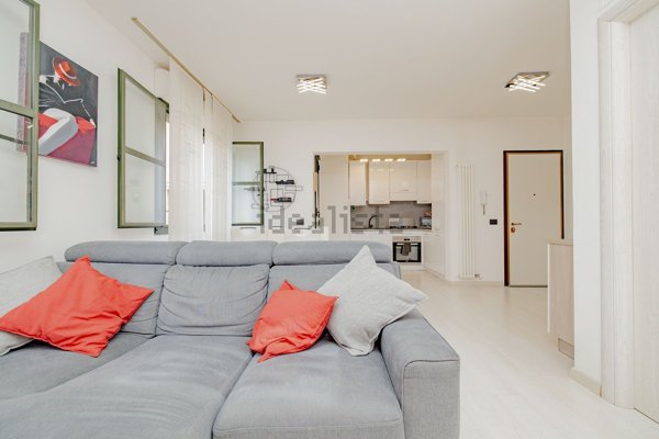 appartamento in vendita a Milano in zona Vigentino