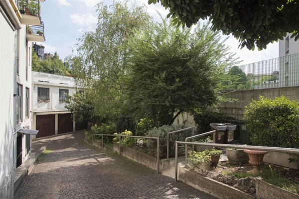 appartamento in vendita a Milano in zona Cagnola