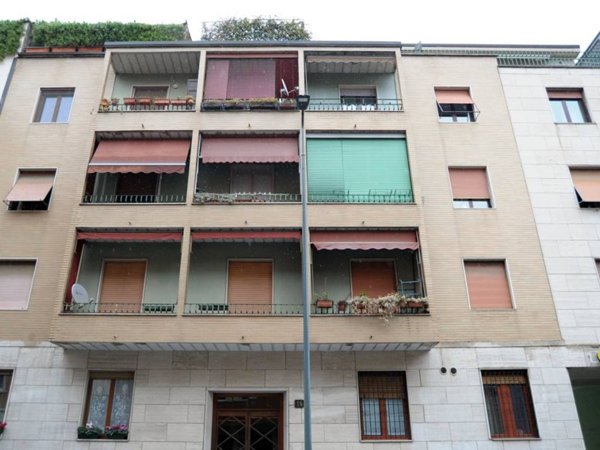 appartamento in vendita a Milano in zona Trenno