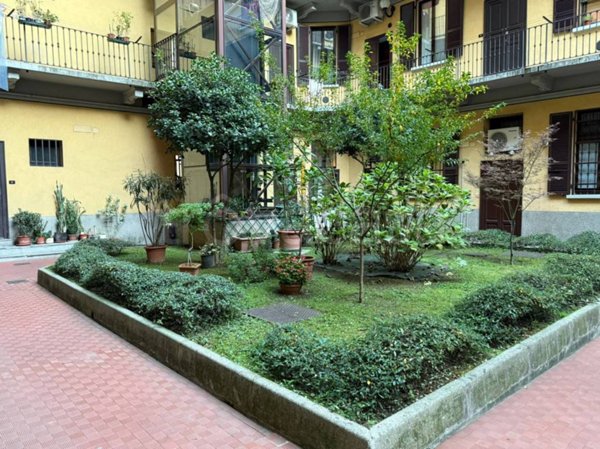 appartamento in vendita a Milano in zona Prato Centenaro