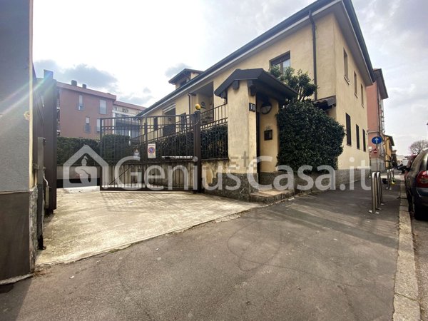 casa indipendente in vendita a Milano in zona Bovisa