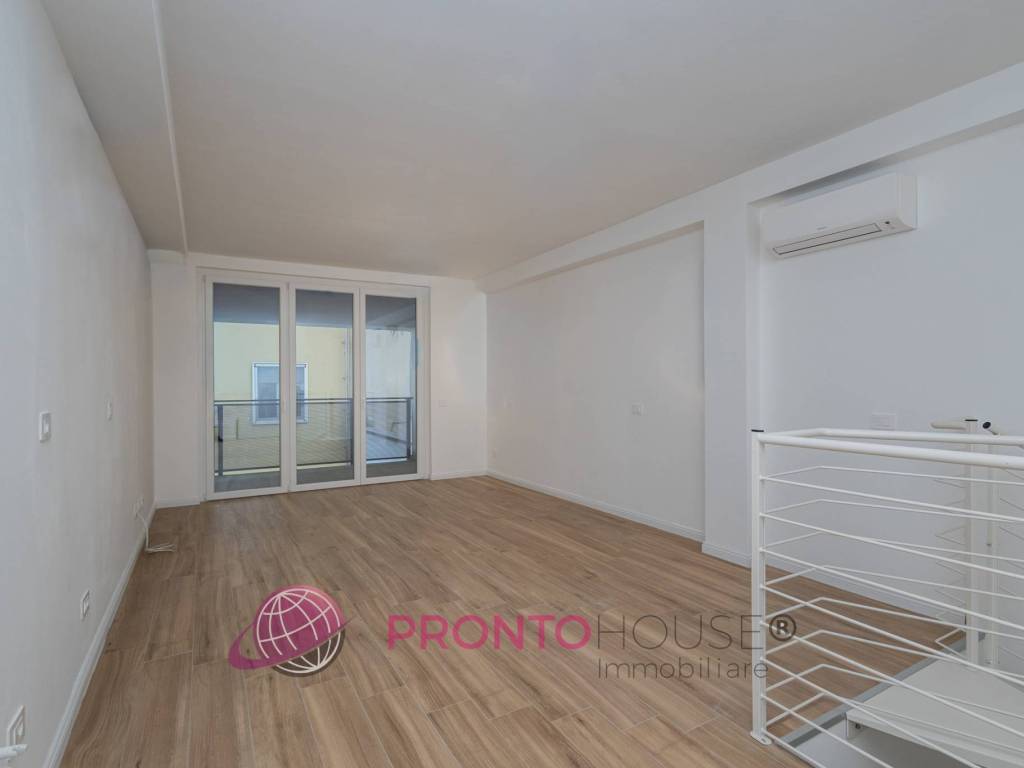 appartamento in vendita a Milano in zona Adriano