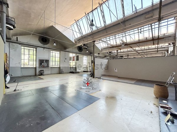 ufficio in vendita a Milano in zona Crescenzago
