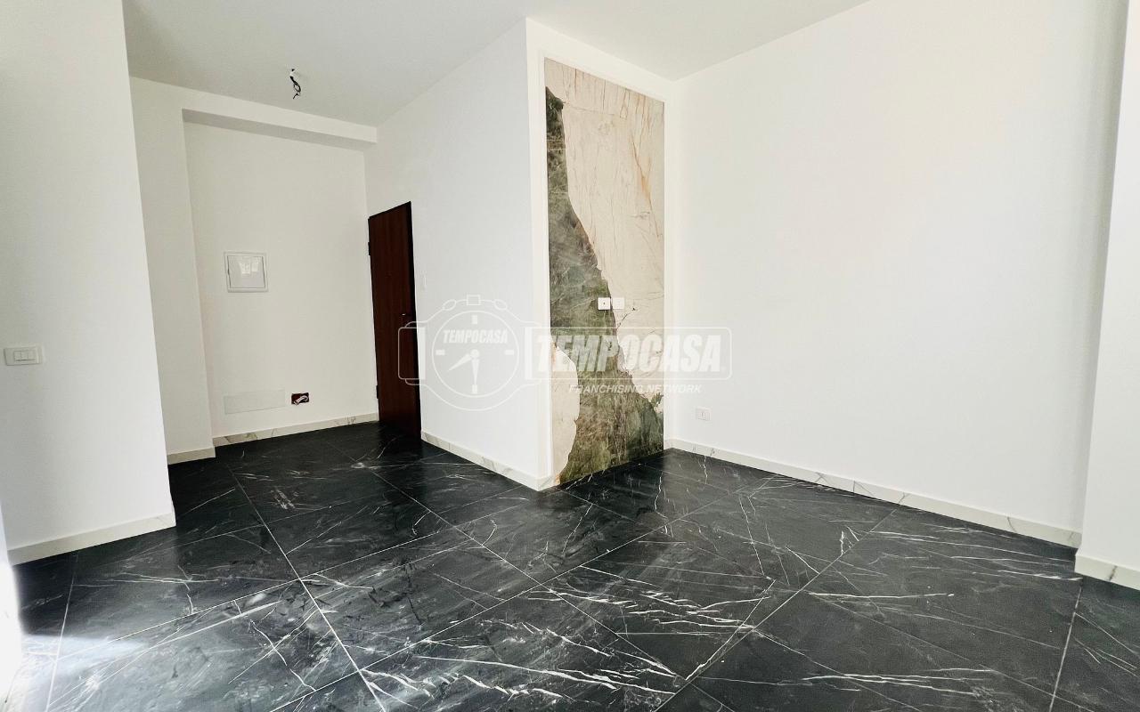 appartamento in vendita a Milano in zona Rottole