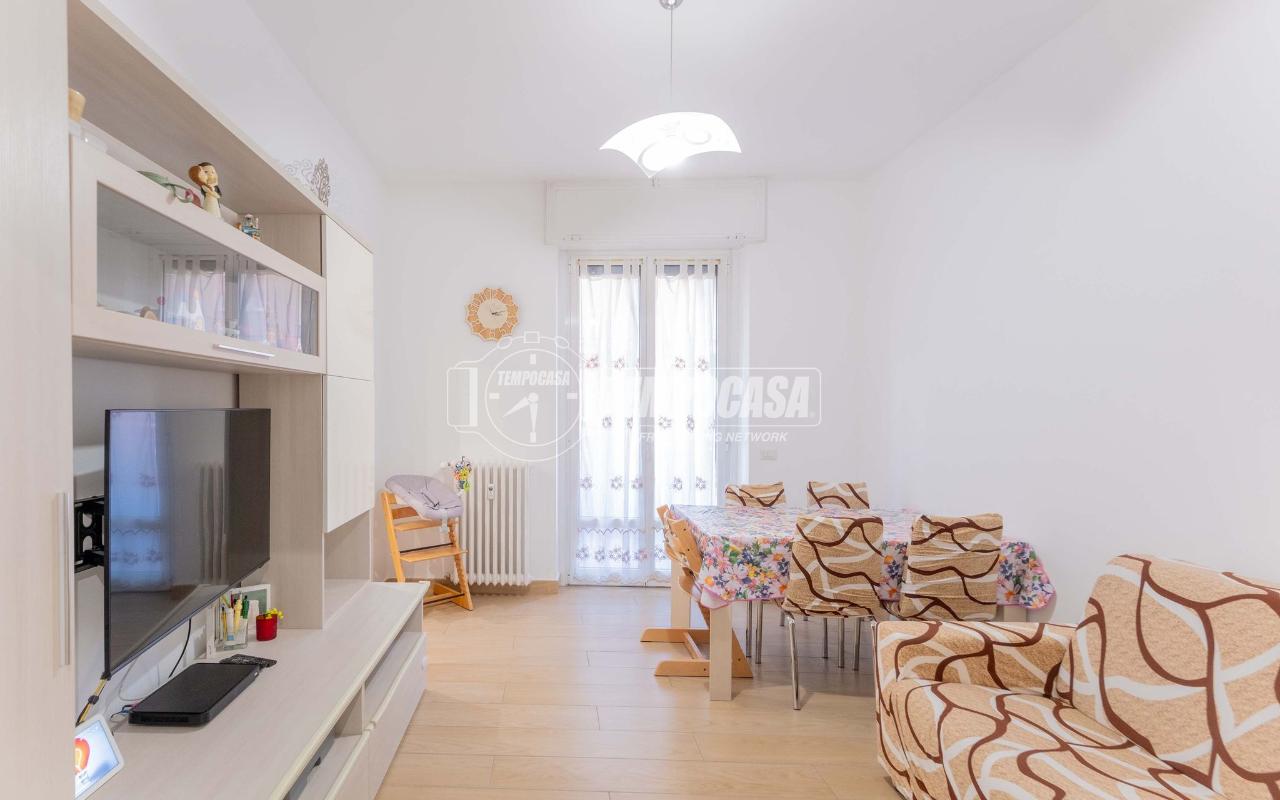 appartamento in vendita a Milano in zona Segnano