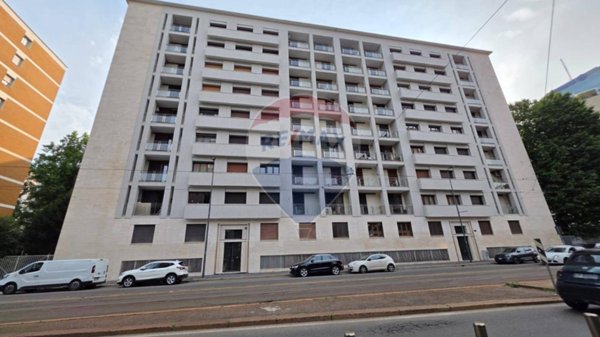 appartamento in vendita a Milano in zona Sempione
