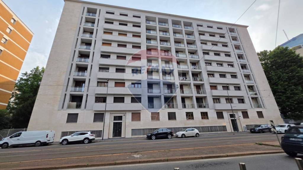appartamento in vendita a Milano in zona Sempione