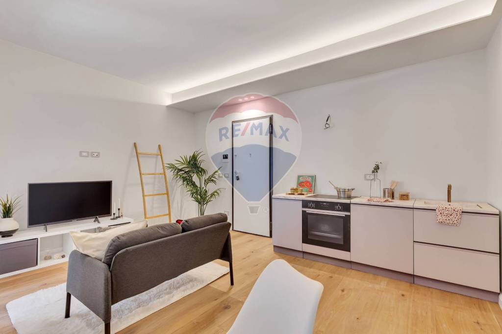 appartamento in vendita a Milano in zona Sempione