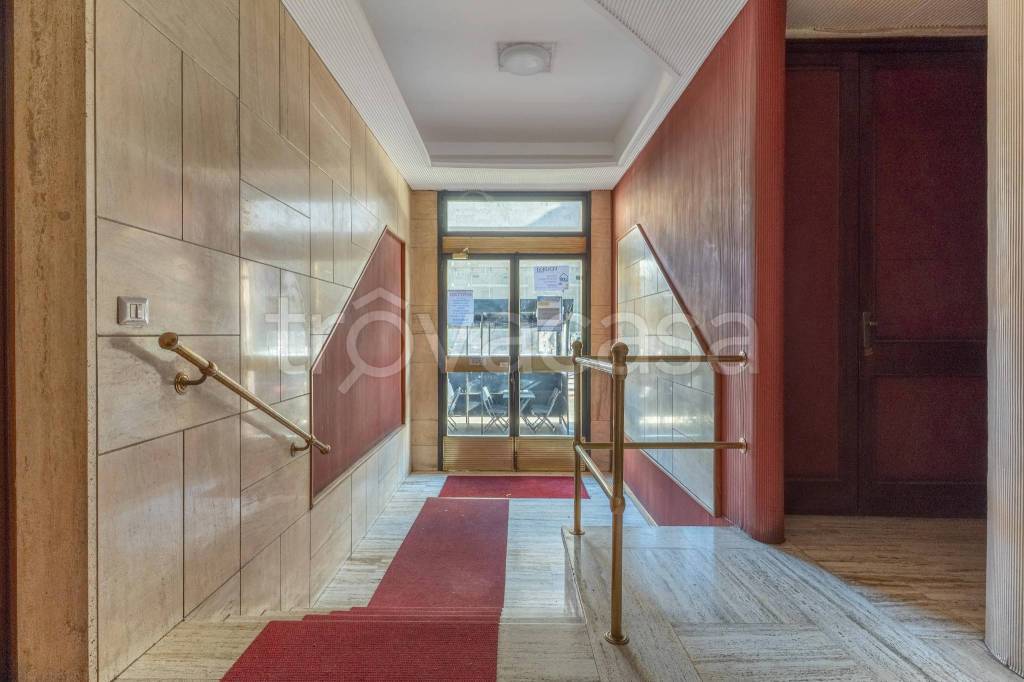 appartamento in vendita a Milano in zona Bocconi