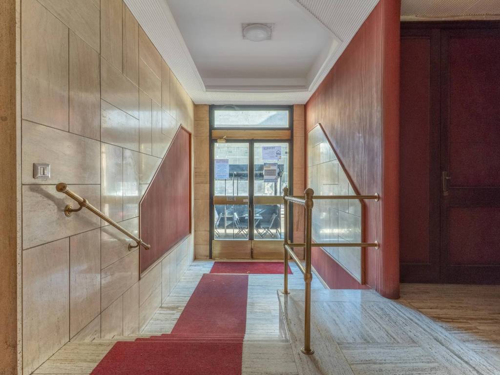 appartamento in vendita a Milano in zona Bocconi