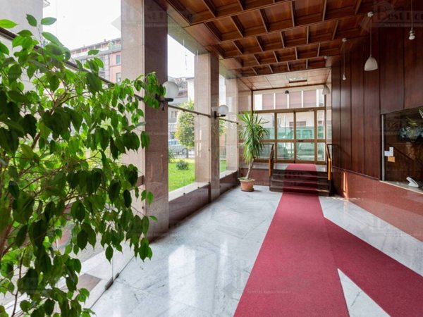 appartamento in vendita a Milano in zona Casoretto