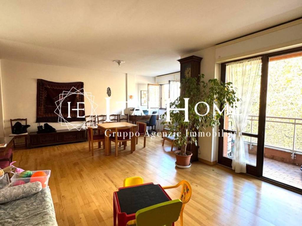 appartamento in vendita a Milano in zona Lorenteggio