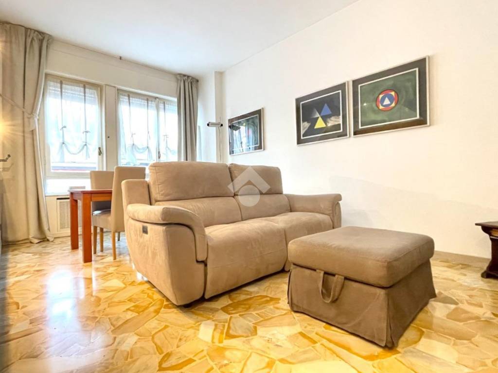 appartamento in vendita a Milano in zona Centro Direzionale