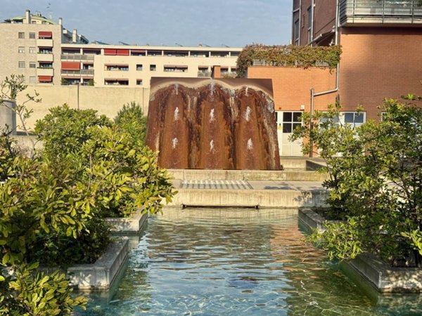 appartamento in vendita a Milano in zona Famagosta