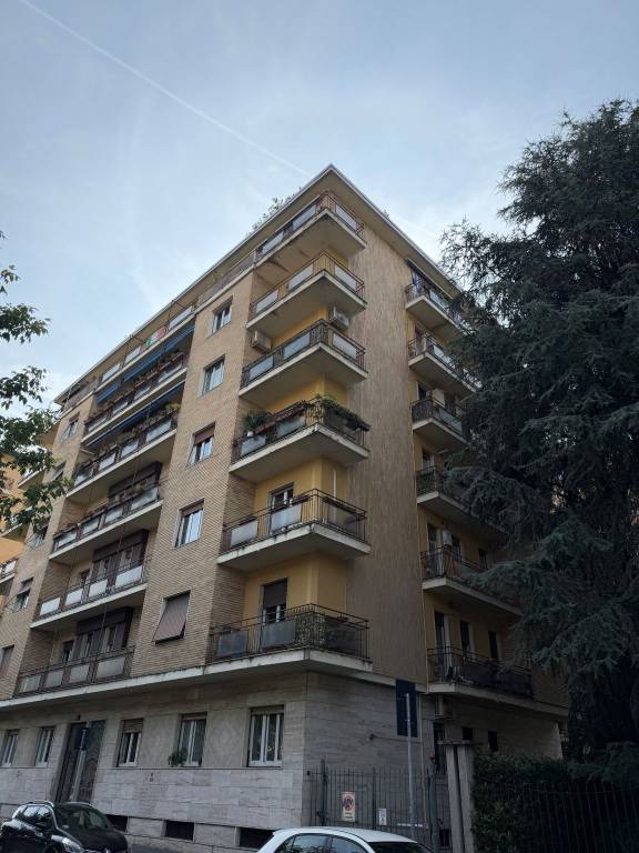 appartamento in vendita a Milano in zona Sempione