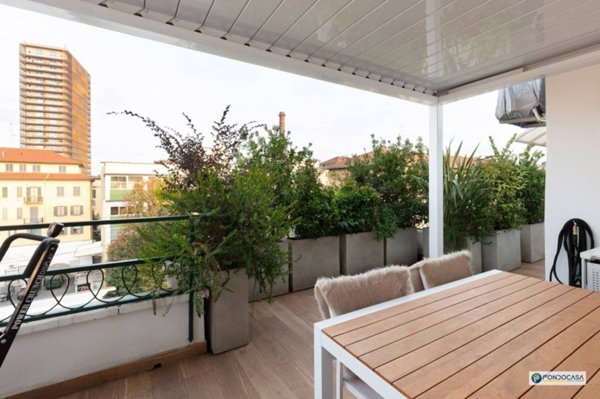 appartamento in vendita a Milano in zona Dergano