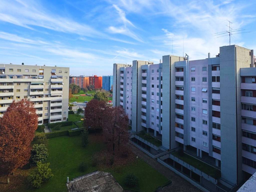 appartamento in vendita a Milano in zona Famagosta