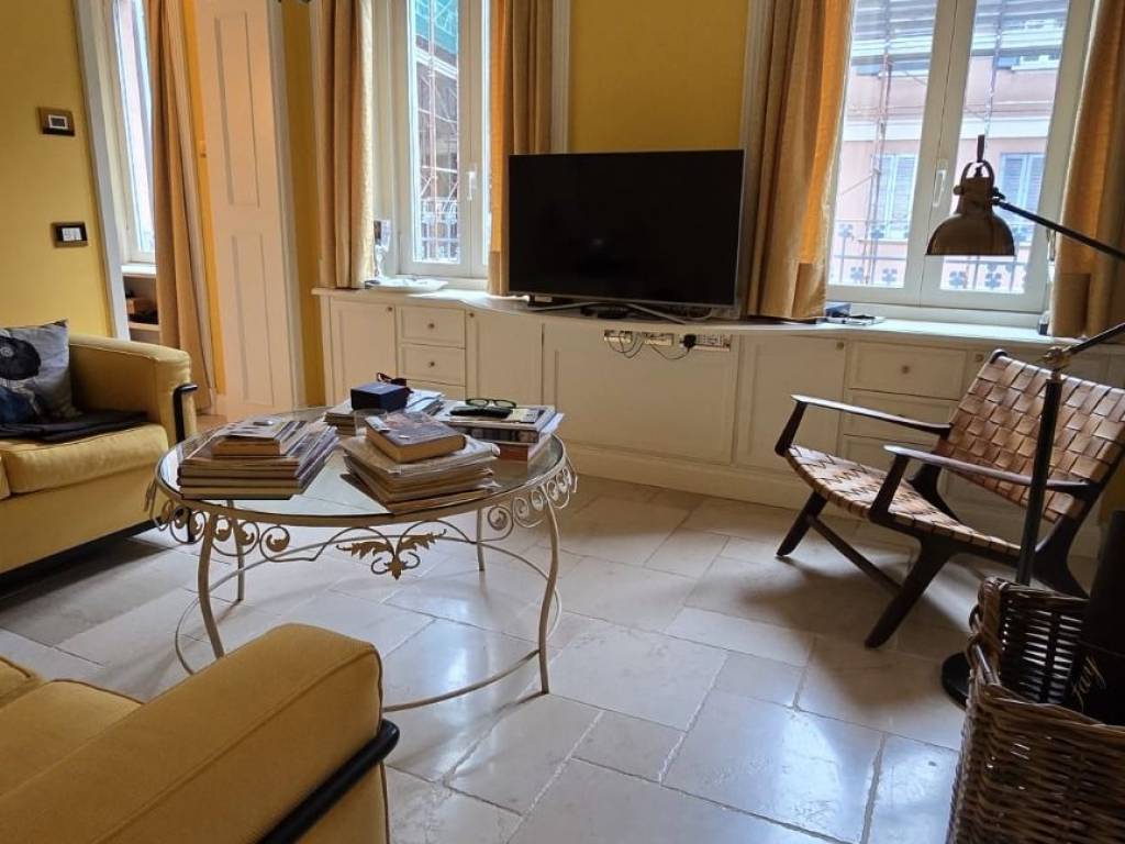 appartamento in vendita a Milano in zona Porta Nuova