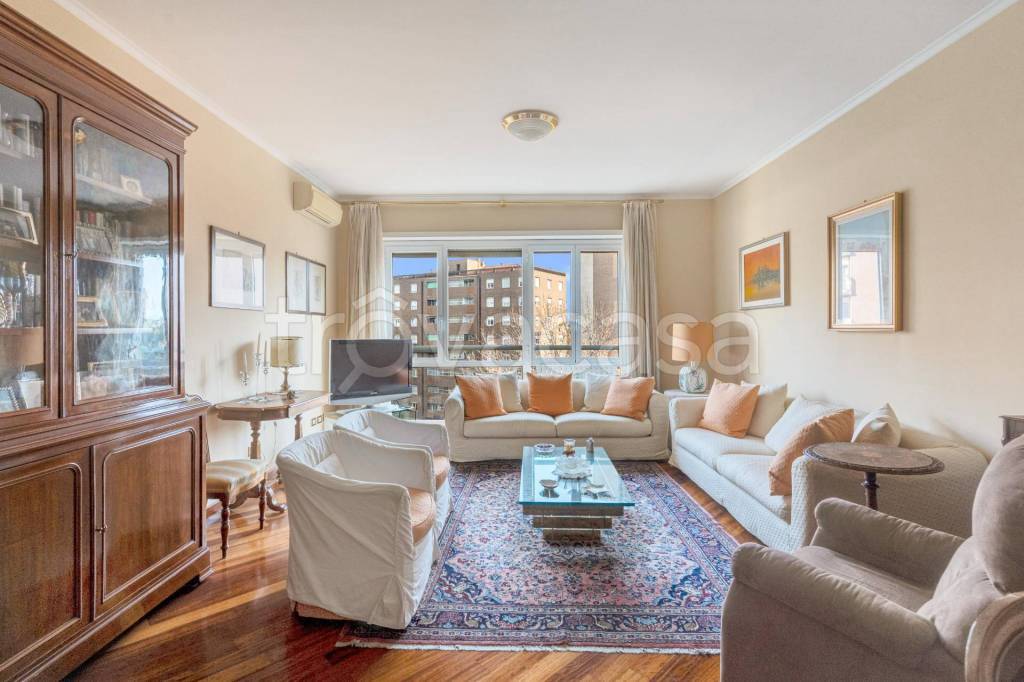 appartamento in vendita a Milano in zona Il Portello