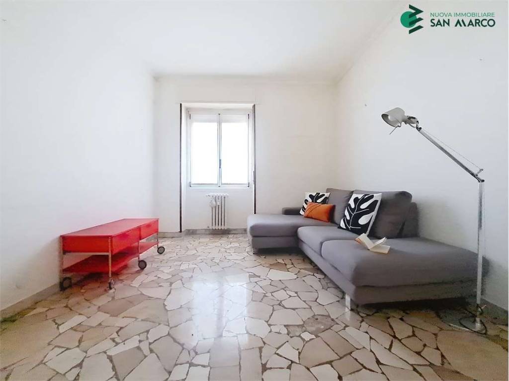 appartamento in vendita a Milano in zona Corvetto