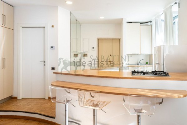 appartamento in vendita a Milano in zona Porta Nuova