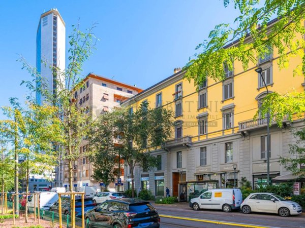 appartamento in vendita a Milano in zona Porta Nuova