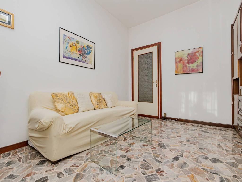 appartamento in vendita a Milano in zona Adriano