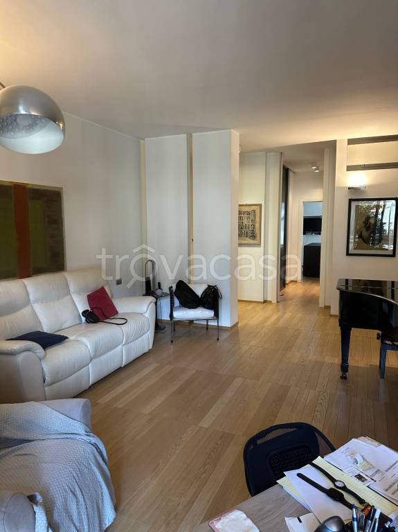 appartamento in vendita a Milano in zona Isola