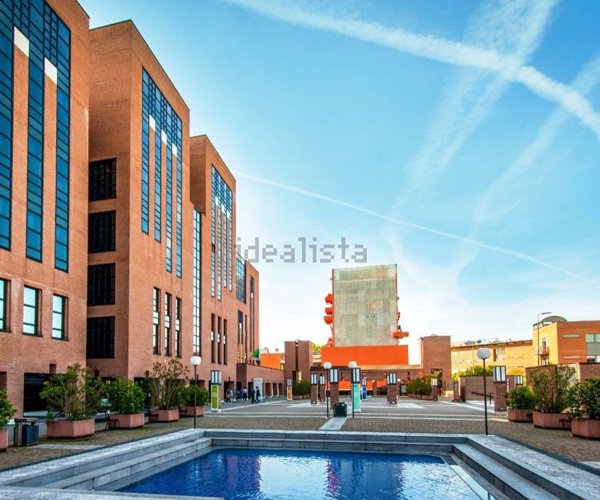 locale commerciale in vendita a Milano in zona San Cristoforo