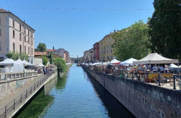 locale commerciale in vendita a Milano in zona Solari