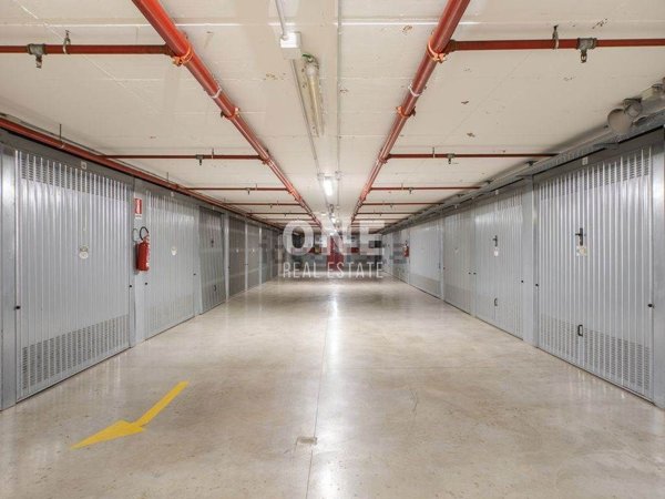 intera palazzina in vendita a Milano in zona Guastalla