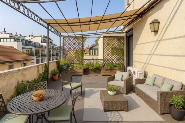 appartamento in vendita a Milano in zona Guastalla