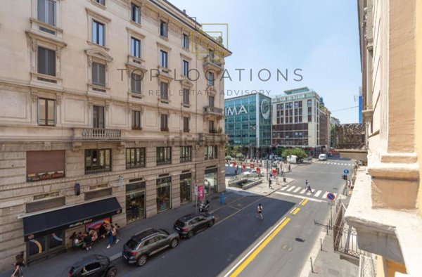 locale commerciale in vendita a Milano in zona Porta Nuova