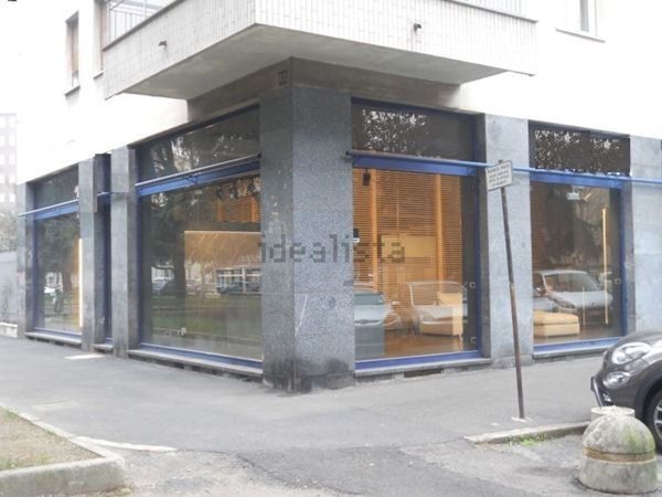 negozio in vendita a Milano in zona Rembrandt