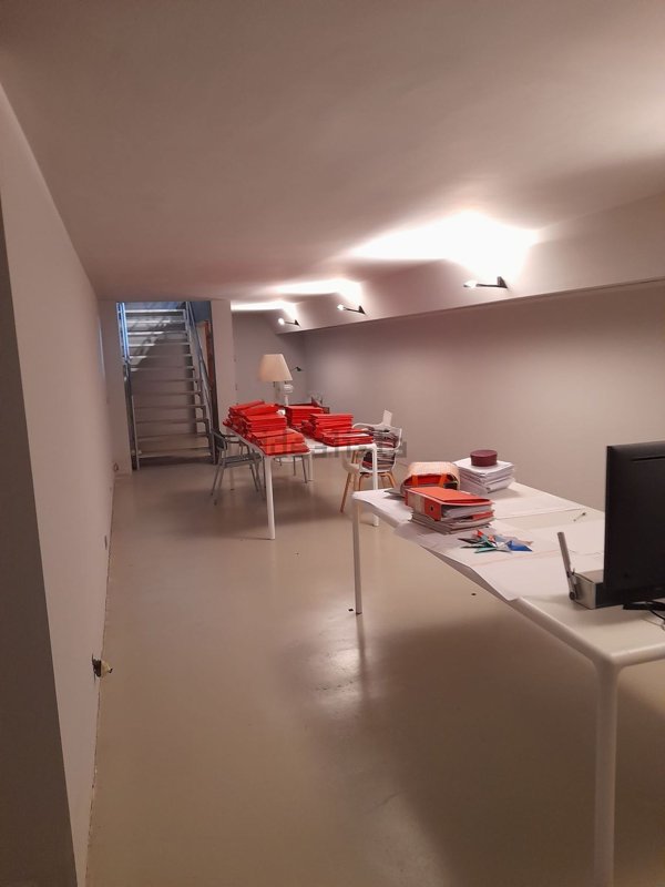 negozio in vendita a Milano in zona Rembrandt