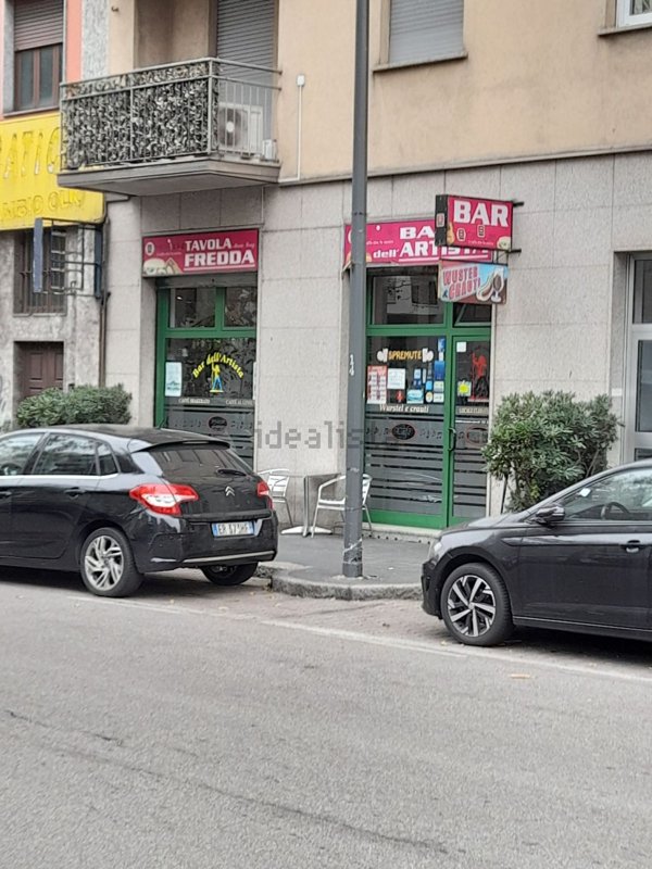 negozio in vendita a Milano in zona Solari