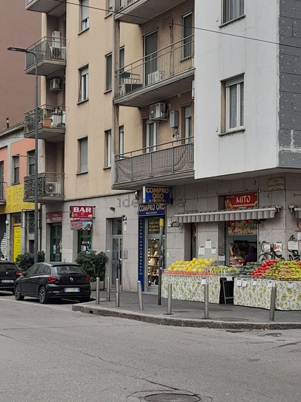 negozio in vendita a Milano in zona Solari