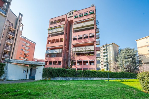 appartamento in vendita a Milano in zona Gallaratese