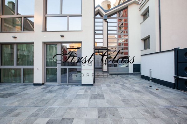 ufficio in vendita a Milano in zona San Cristoforo