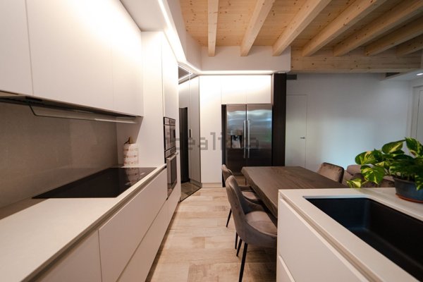 appartamento in vendita a Milano in zona Porta Ticinese