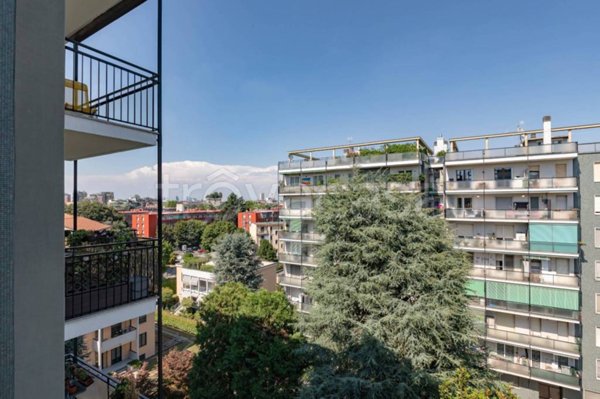 appartamento in vendita a Milano in zona Vigentino