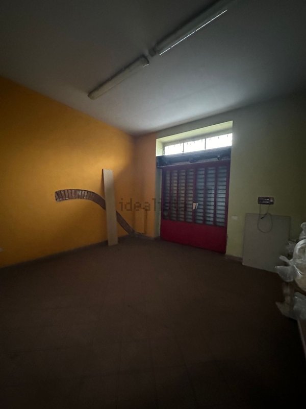 negozio in vendita a Milano in zona Quinto Romano