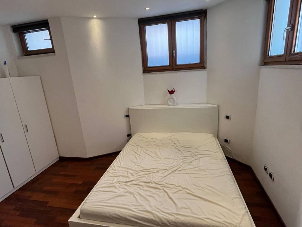 negozio in vendita a Milano in zona Affori